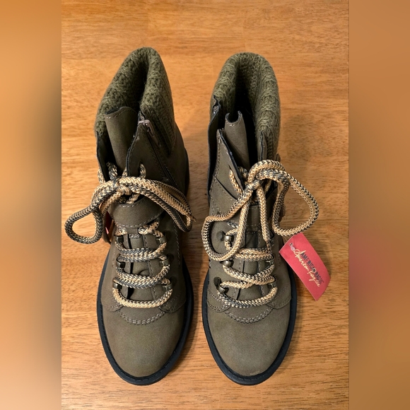 American Rag Harvey Hiking Boots,Brown  Size 9M- New in Box - Picture 1 of 11